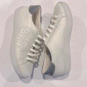 Tory Burch Leigh T-Logo Sneakers- Size 6- White/gray snakeskin